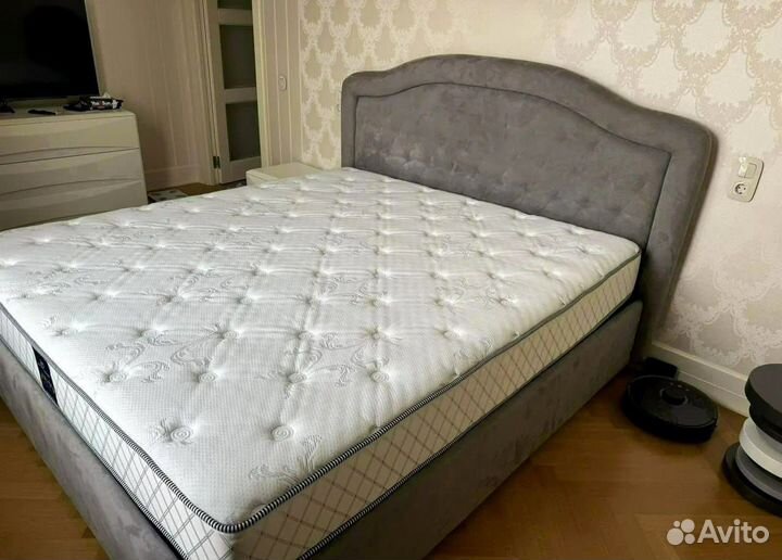 Кровать двухспальная