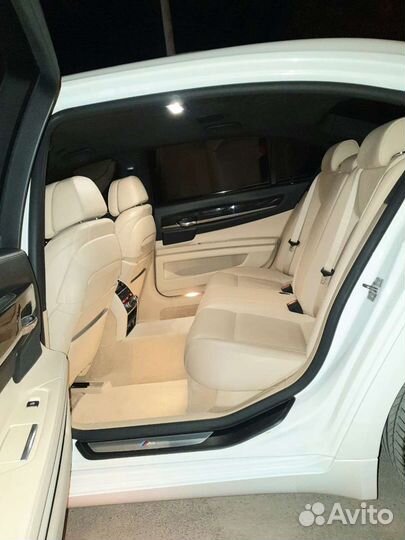 Прокат авто на свадьбу с водителем BMW 7 серии F02