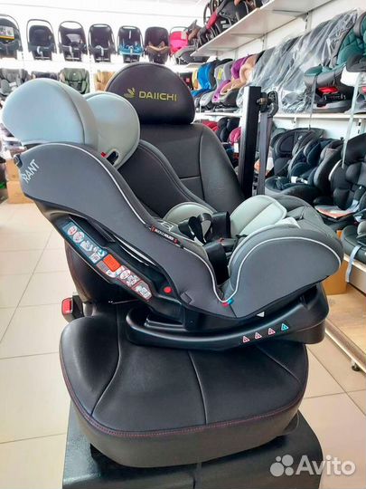 Автокресла с разными расцветками