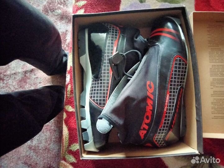 Лыжные ботинки atomic