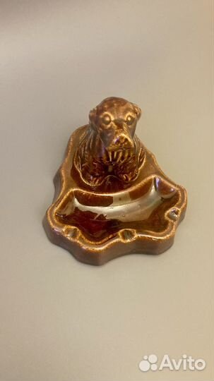 Подставка собака ключ керам пепельница статуэтка