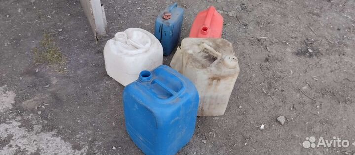 Канистры пластиковые