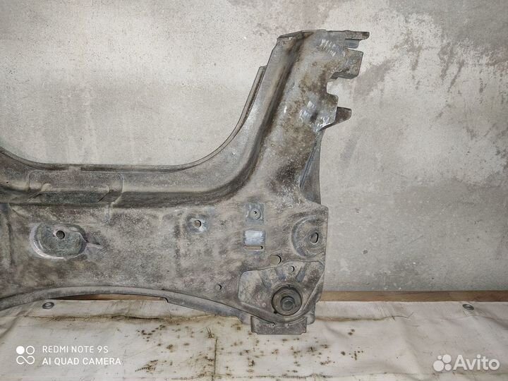 Подрамник Рено Меган 2