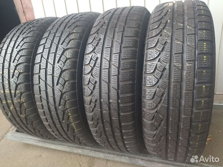 Pirelli Winter Sottozero 210 205/65 R17