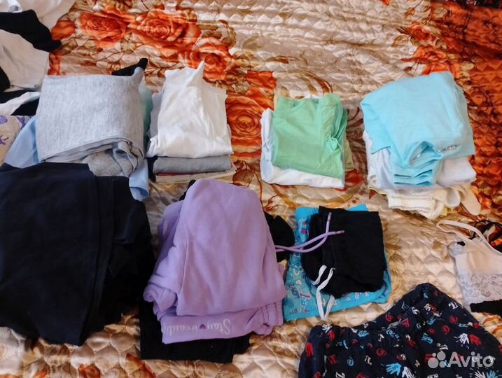 Отдам даром детские вещи на девочку