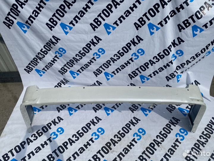 Задний бампер toyota hiace