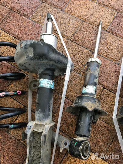 Передние стойки, стойки задние