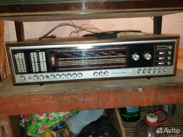 Продаются радиола, колонка столик, усилитель