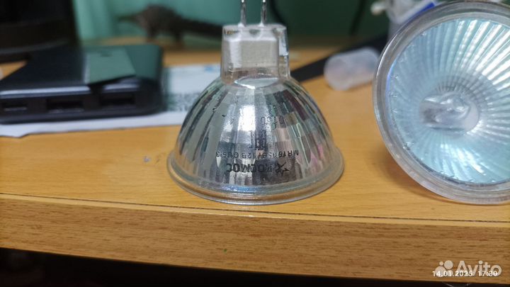 Лампа галогенная (галогеновая)