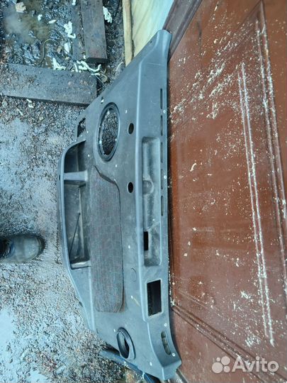 Обшивка двери левая Volvo FH12