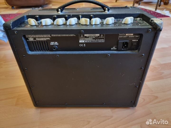 Комбоусилитель VOX VT20+ Лампа