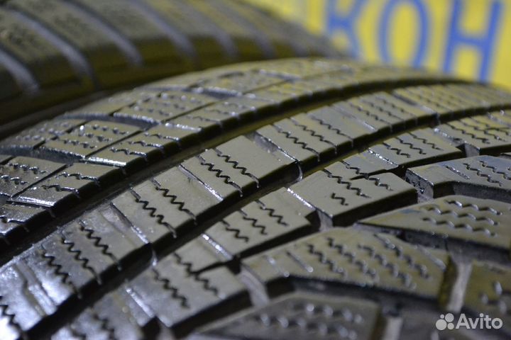 Hankook Winter I'Cept Evo2 W320 215/55 R17