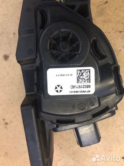 Педаль газа Jeep Grand Cherokee WK2 EXF 2010