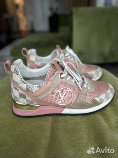 Кроссовки женские