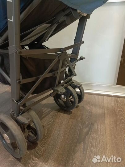 Прогулочная коляска трость