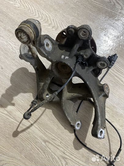 Кулак поворотный Peugeot 407 задний правый