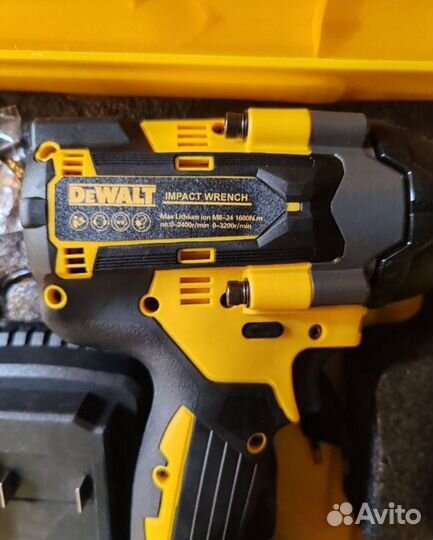 Аккумуляторный гайковерт DeWalt 800 Нм (Арт.25290)