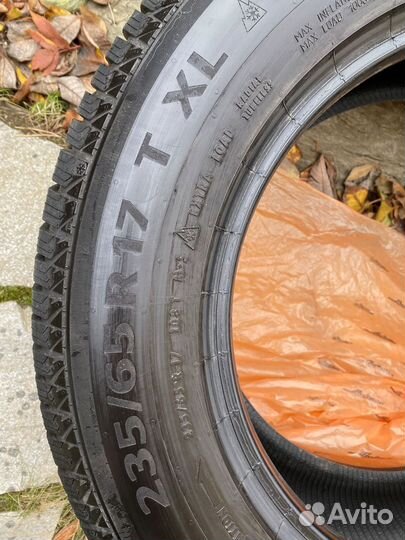 Continental ContiVikingContact 7 235/65 R17
