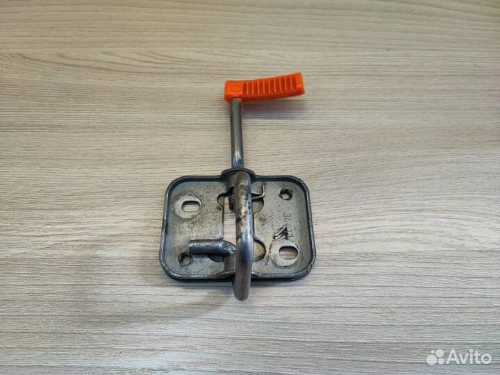 Замок капота Volkswagen Polo