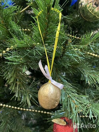 Золотые орешки с пожеланием ёлочная игрушка