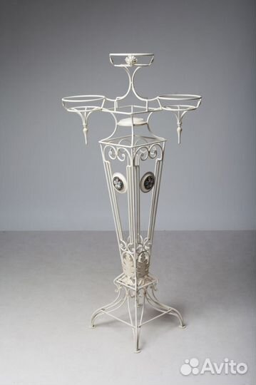 Подставка для цветов кованая