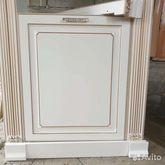 Кухарни шкаф