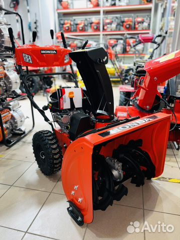 Снегоуборщик бензиновый Honda HSS 13HP