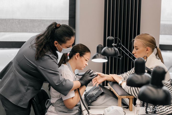 Модель на маникюр / педикюр