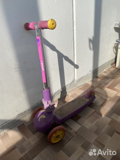 Самокат трехколесный