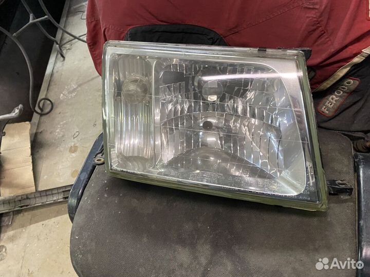 Фара правая Toyota Land Cruiser 100