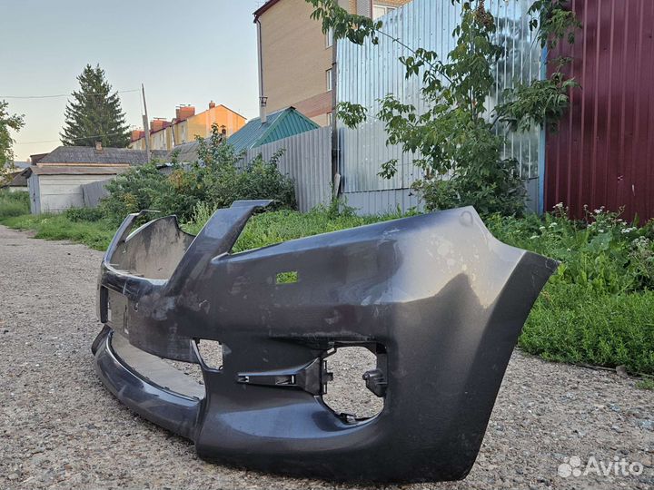 Бампер Toyota RAV4 2010 года