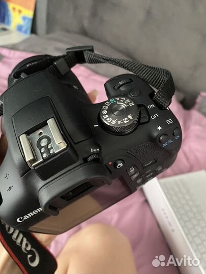 Зеркальный фотоаппарат canon eos 2000d