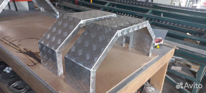 Крылья для грузовиков из рифленого алюминия