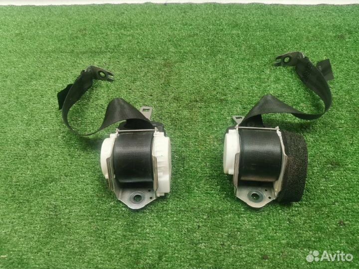 Ремень безопасности задний Ford Fiesta MK6 1.4