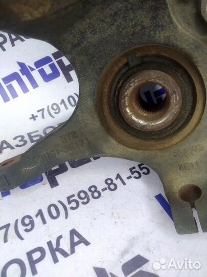 Поворотный кулак передний левый Mazda 3 BK