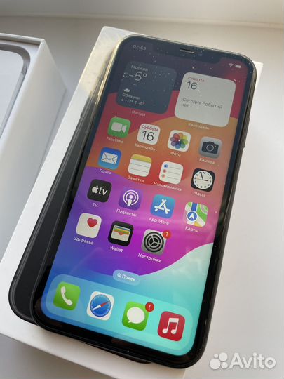 iPhone 11, 64 ГБ