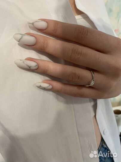 Маникюр и педикюр