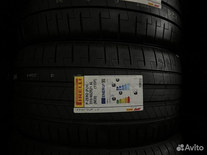 Pirelli P Zero PZ4 285/45 R21 и 315/40 R21 113Y