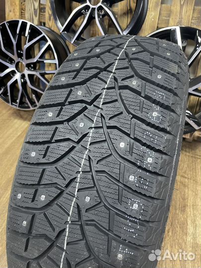 Bridgestone Blizzak Spike-02 SUV 255/55 R19 111T