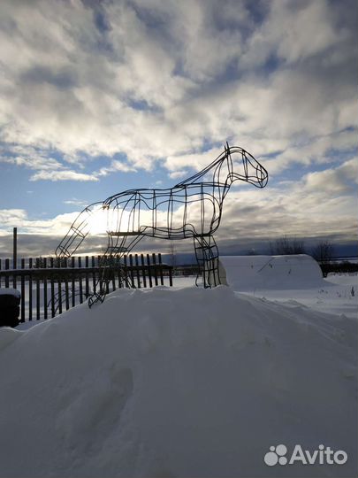 Садовая фигура из металла (лошадь)