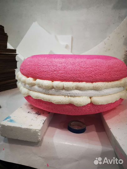 Макарун из пенопласта, декор