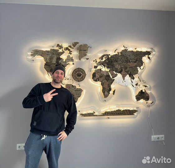 Карта мира на подложке из оргстекла