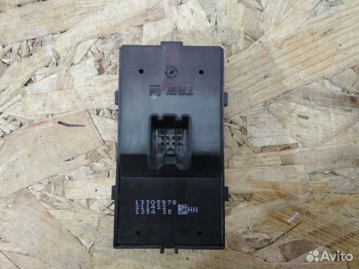 Блок управления стеклоподъемниками передний правый