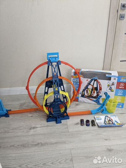 Трек Hot Wheels Тройная петля (оригинал)