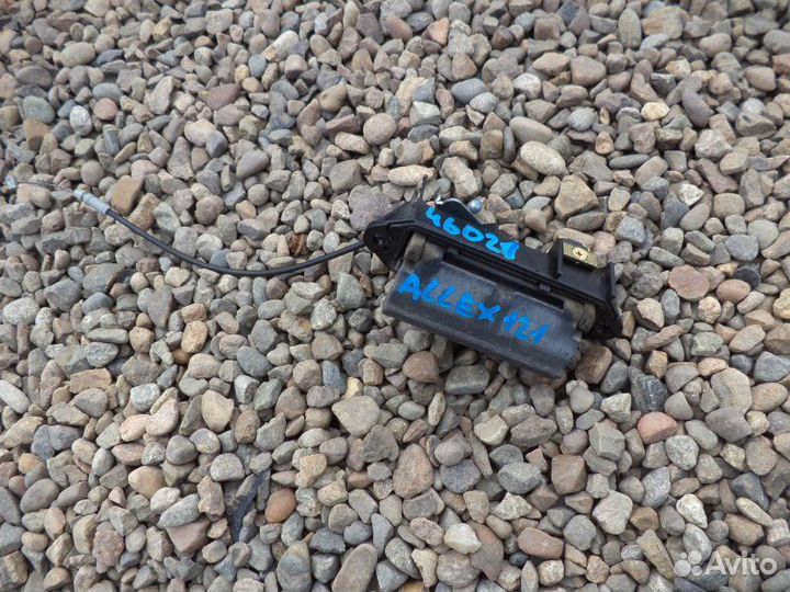 Ручка двери багажника Toyota Allex NZE124 1NZ-FE