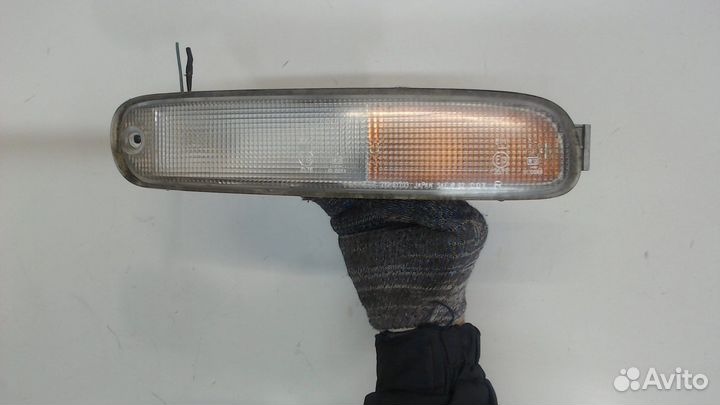 Поворот Mazda 323 (BA), 1995