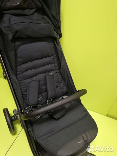 Прогулочная коляска Carrello Nero