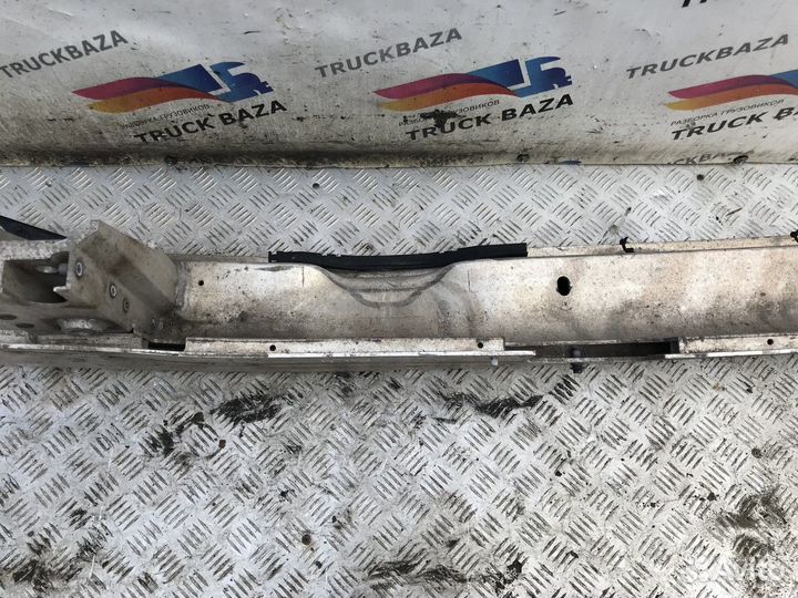 Усилитель бампера Volvo FH