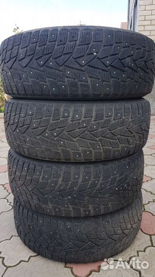 Dunlop SP Winter Ice 01 215/55 R17
