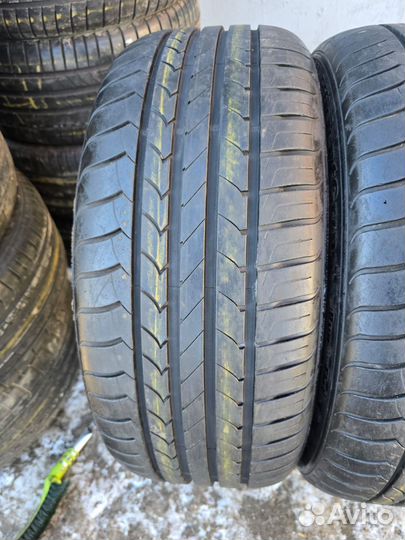 Goodyear EfficientGrip 255/45 R20 и 285/40 R20 104Y